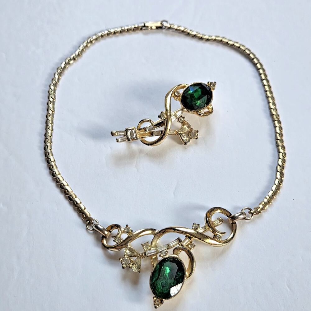 Vtg Gold Tone Choker Necklace & Brooch Set Green Glass Cabochon Ornate Filigree